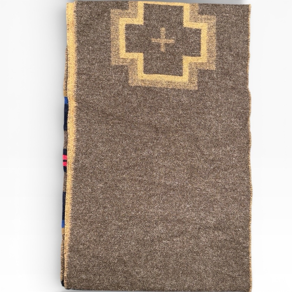 Pendleton 100% Virgin Wool Southwest Design Scarf - Picture 3 of 6